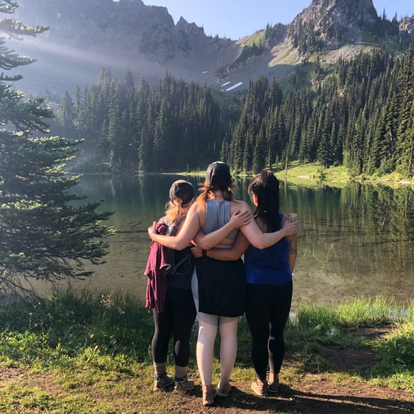 Meet your Posher, Ali - Picture 3 of 8